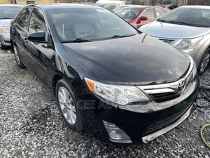 Toyota Camry XLE 4dr Sedan (2.5L 4cyl 6A) 2014 Black
