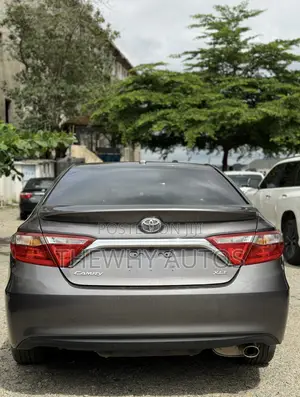 Toyota Camry XLE 4dr Sedan (2.5L 4cyl 6A) 2015 Gray