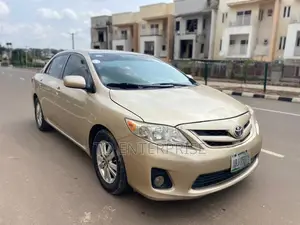 Toyota Corolla 2011 Gold