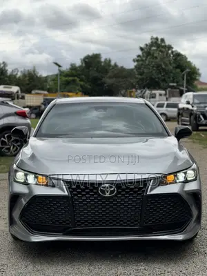 Toyota Avalon XSE FWD Sedan (3.5L V6 8A) 2019 Silver