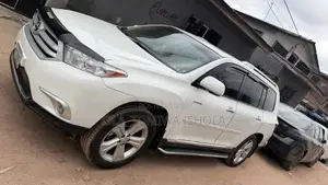 Toyota Highlander Limited 2010 White