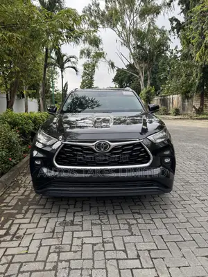 Toyota Highlander XLE 2021 Black
