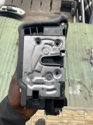 BMW G30 /F15 Door Catcher