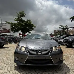 Lexus ES 2015 Silver