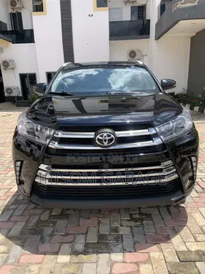 Toyota Highlander LE Plus 4dr SUV AWD (3.5L 6cyl 6A) 2015 Black