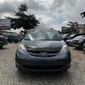 Toyota Sienna XLE Limited AWD 2009 Gray