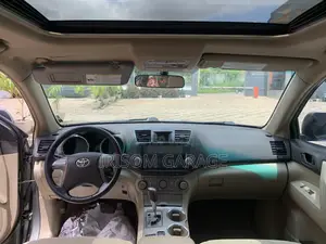 Toyota Highlander Base 2010 Green