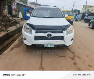 Toyota RAV4 2010 White