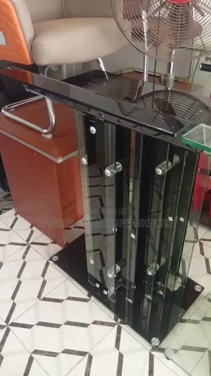 Premium Crystal-Clear Tempered Turkish Glass Church Pulpit