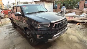Toyota Hilux 2014 Black