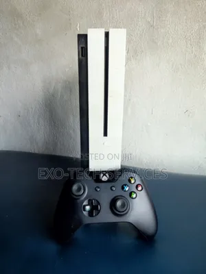 Xbox One S Slim With Controller