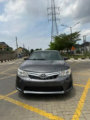 Toyota Camry LE 4dr Sedan (2.5L 4cyl 6A) 2013 Gray