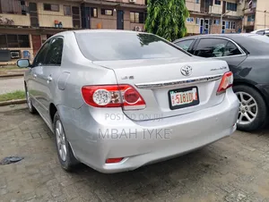 Toyota Corolla 2011 Silver