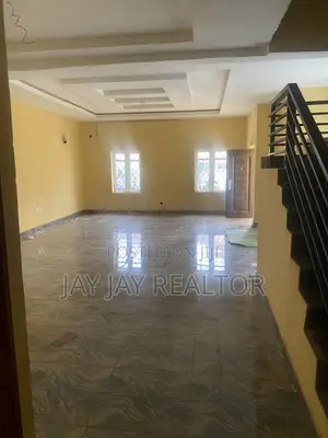 5bdrm Duplex in Kaura for rent