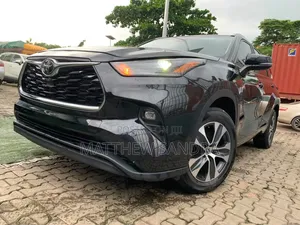 Toyota Highlander XLE AWD 2023 Black