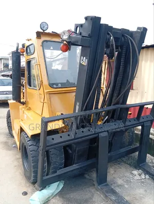 7tons CAT Forklift for Hire and Training at Amowu Odofin