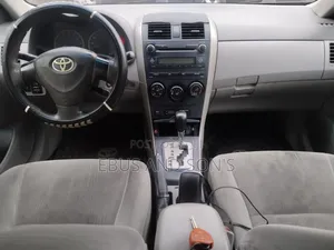 Toyota Corolla 2010 Gray