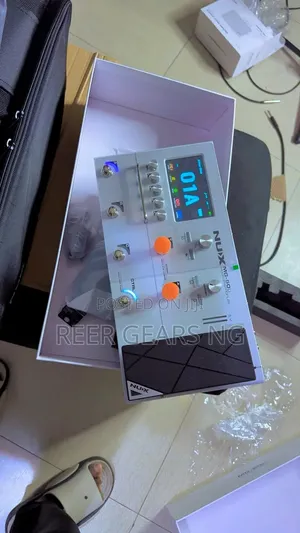 Nux MG50Li Multi Effect and Processor Battery Powered