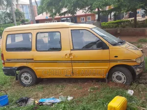 Nissan Vanette 2005 Yellow