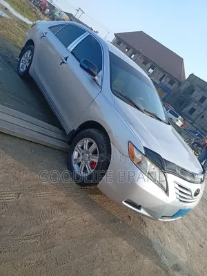 Toyota Camry XLE 4dr Sedan (2.4L 4cyl 5A) 2009 Ivory
