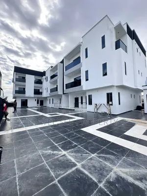 Furnished 2bdrm Block of Flats in Private Estate Lekki for sale