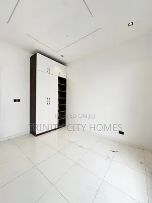 4bdrm Duplex in Ikota for sale