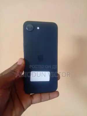 Apple iPhone 16e 128 GB Black