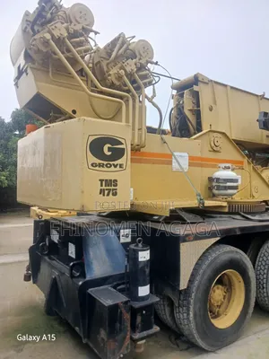 Groove Crane 475 60 Ton Capacity