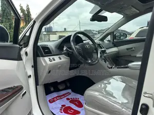 Toyota Venza V6 AWD 2011 Off white