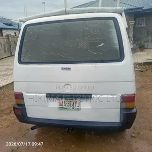 Volkswagen Transporter 2000 White