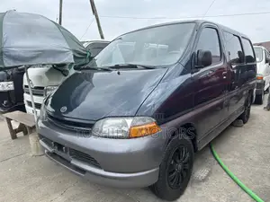 Toyota HiAce 2005 Blue