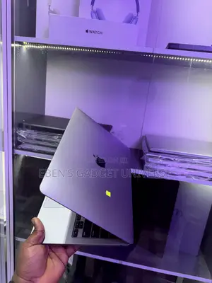 Laptop Apple MacBook Pro 2020 8GB Intel Core i5 SSD 256GB