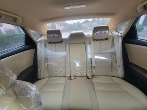 Toyota Avalon XLE Premium 4dr Sedan (3.5L 6cyl 6A) 2014 White