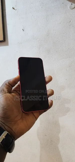 Apple iPhone 13 128 GB Red