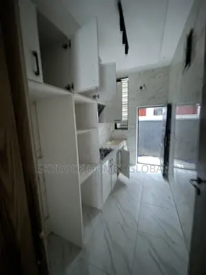 3bdrm Duplex in Ikota for rent