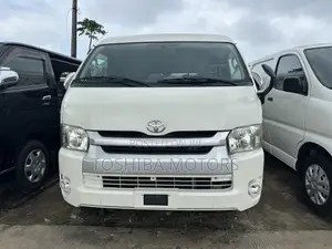 Toyota HiAce 2014 White