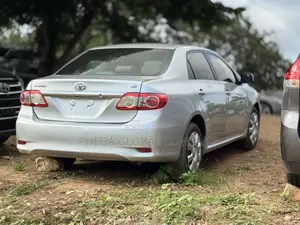 Toyota Corolla LE Special Edition 4dr Sedan (1.8L 4cyl 4A) 2013 Silver