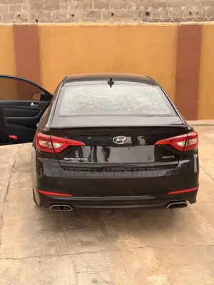 Hyundai Sonata Sport Sedan FWD (2.4L 4cyl 6A) 2016 Black
