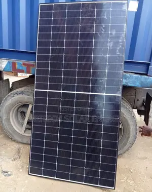 Jinko 550W All-Black Monocrystalline Solar Panel – Brand New