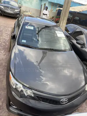 Toyota Camry L 4dr Sedan (2.5L 4cyl 6A) 2012 Gray
