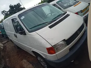 Volkswagen Transporter 2000 White