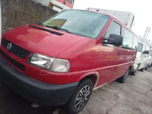 Volkswagen Transporter 2000 Red