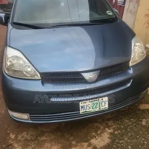 Toyota Sienna 2004 Blue