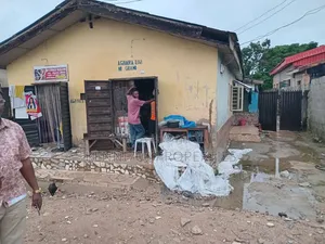 5bdrm Bungalow in Unilag Estate for sale