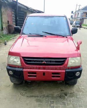 Mitsubishi Pajero 2005 Red