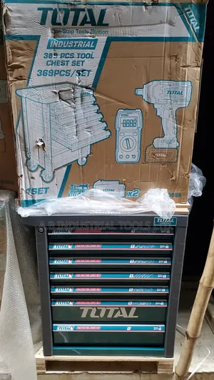 TOTAL INDUSTRIAL 7-Drawer Trolley Contains a 369-Piece Tool Set