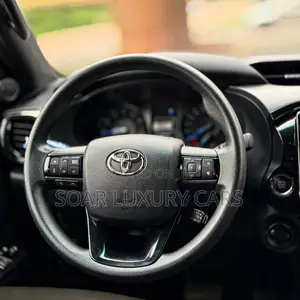 New Toyota Hilux 2025 Black