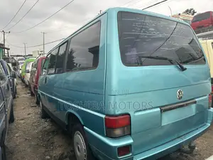 Volkswagen Transporter 2004 Green