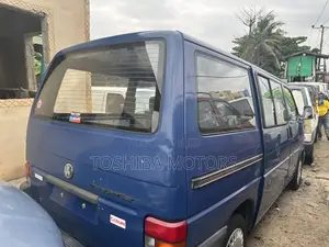 Volkswagen Transporter 2004 Blue