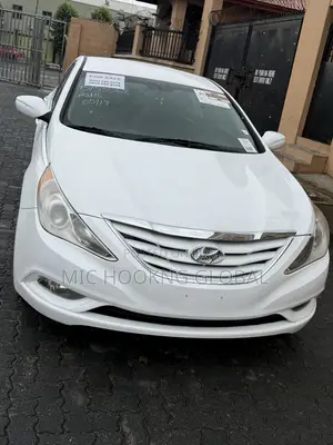 Hyundai Sonata GLS Sedan FWD (2.4L 4cyl 6A) 2012 White
